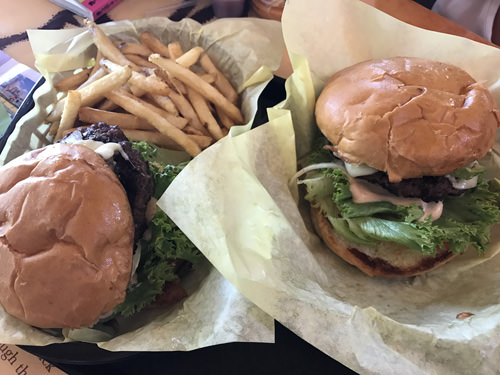 マハロハバーガー