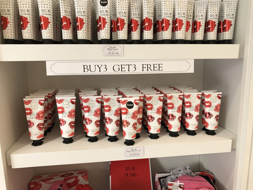 インターナショナル マーケットプレイス