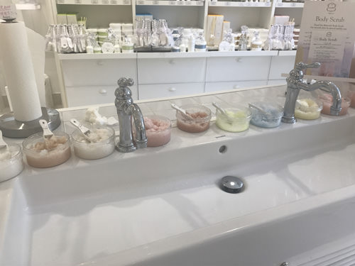 インターナショナル マーケットプレイス