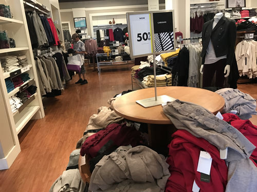 ワイケレプレミアムアウトレット