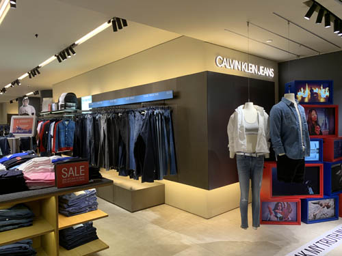 アイオン オーチャード シンガポール